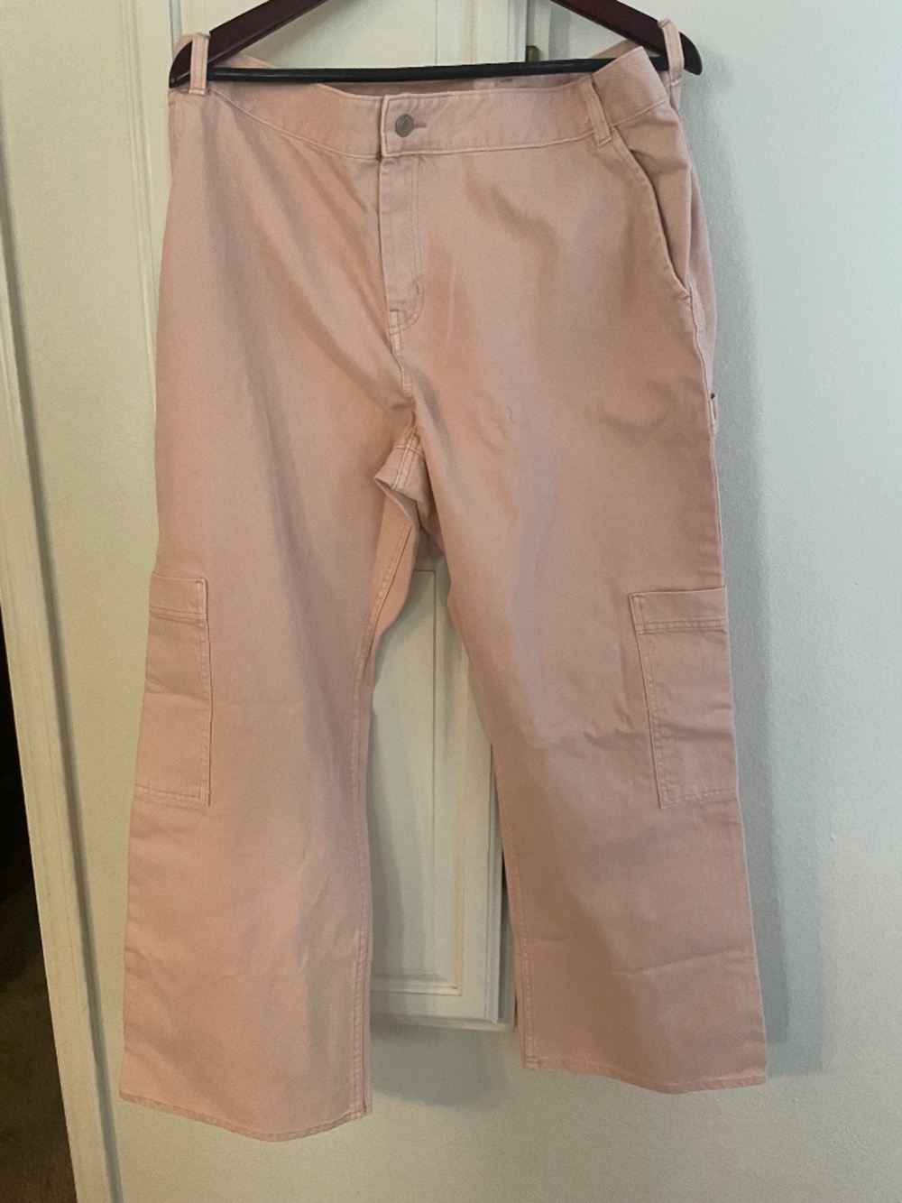 H&M pink cargo pants Sale!